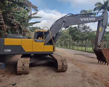 Sotreq seminovos VOLVO         EC200D